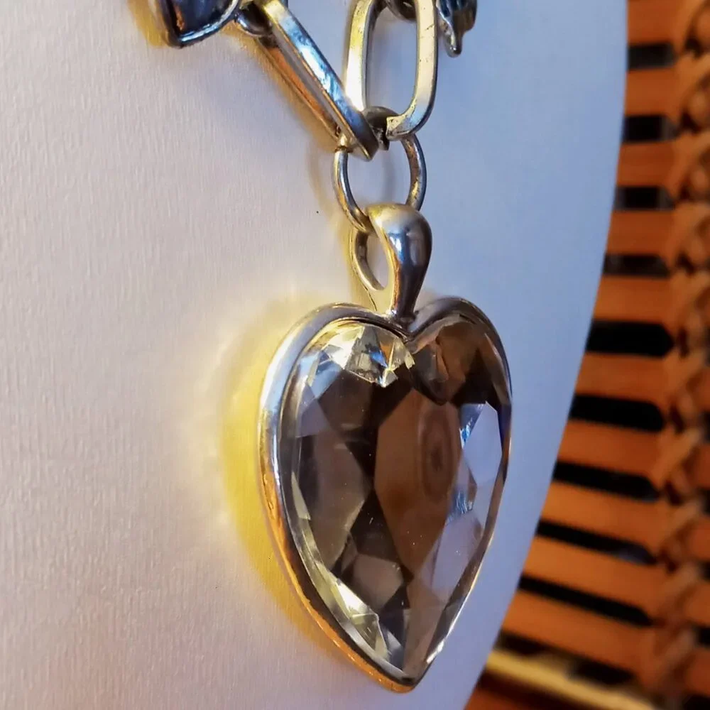 💙🌸🦋Chunky Crystal Rhinestone Heart Flowers Butterfly Statement Necklace🦋🌸💙 - Picture 11 of 12